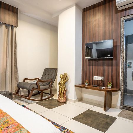 Hotel Naman อุเดเปอร์ ภายนอก รูปภาพ