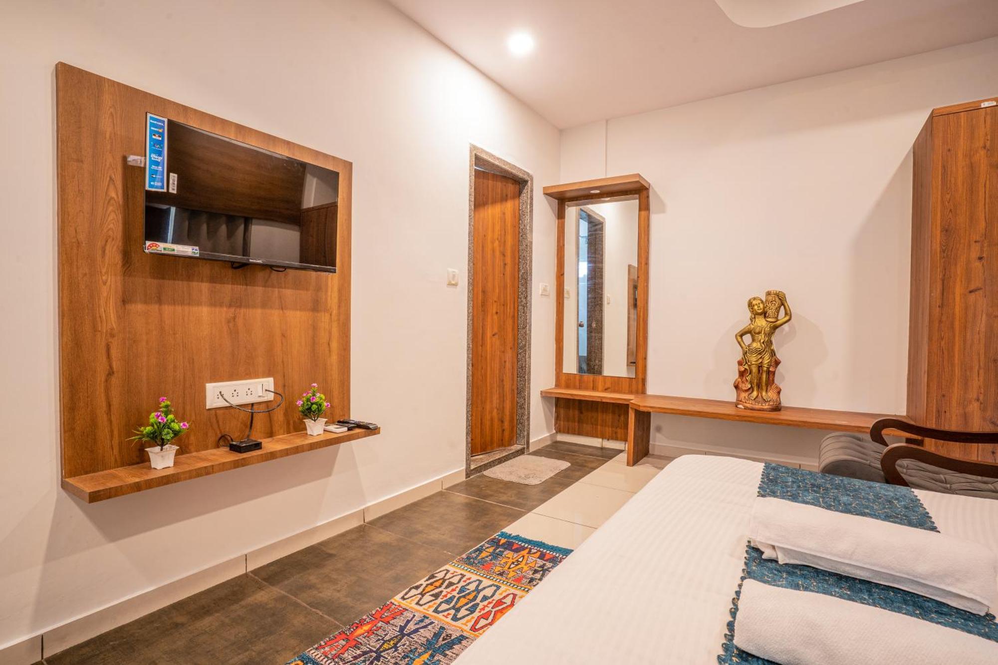 Hotel Naman อุเดเปอร์ ภายนอก รูปภาพ