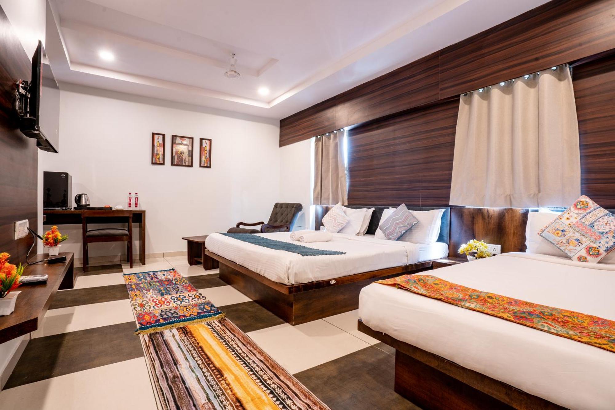 Hotel Naman อุเดเปอร์ ภายนอก รูปภาพ