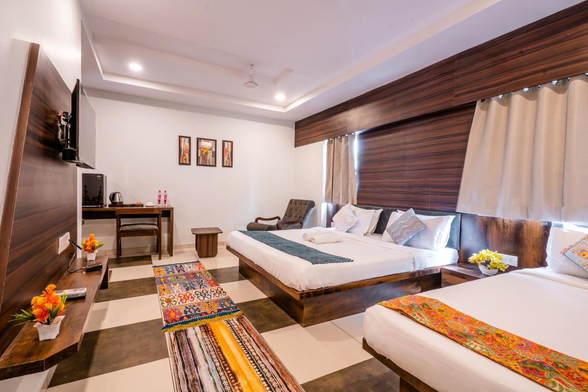 Hotel Naman อุเดเปอร์ ภายนอก รูปภาพ
