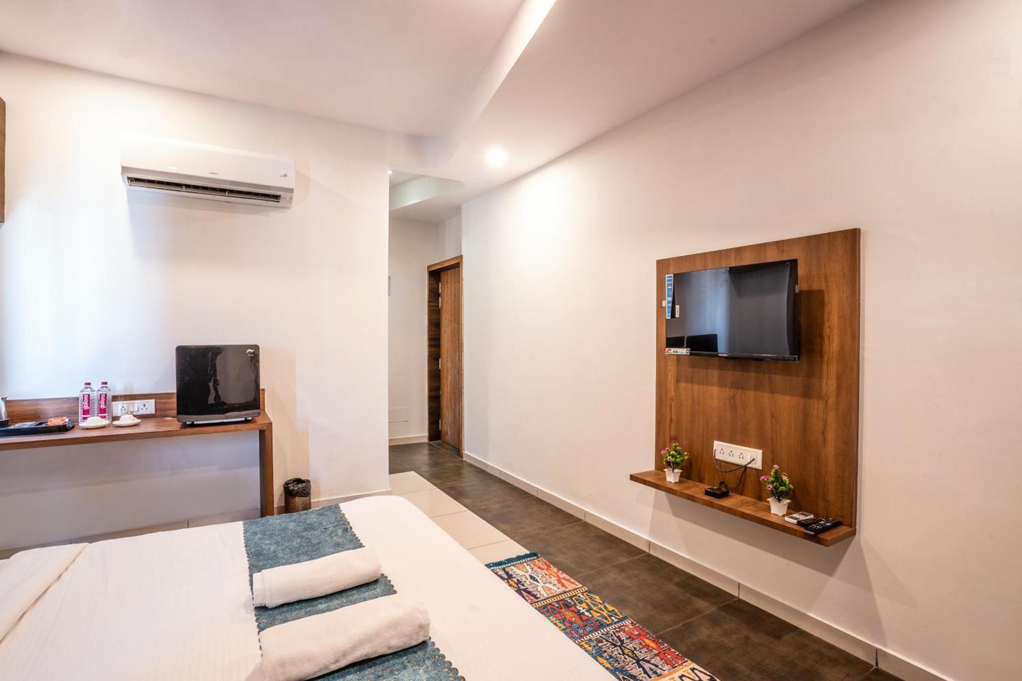 Hotel Naman อุเดเปอร์ ภายนอก รูปภาพ