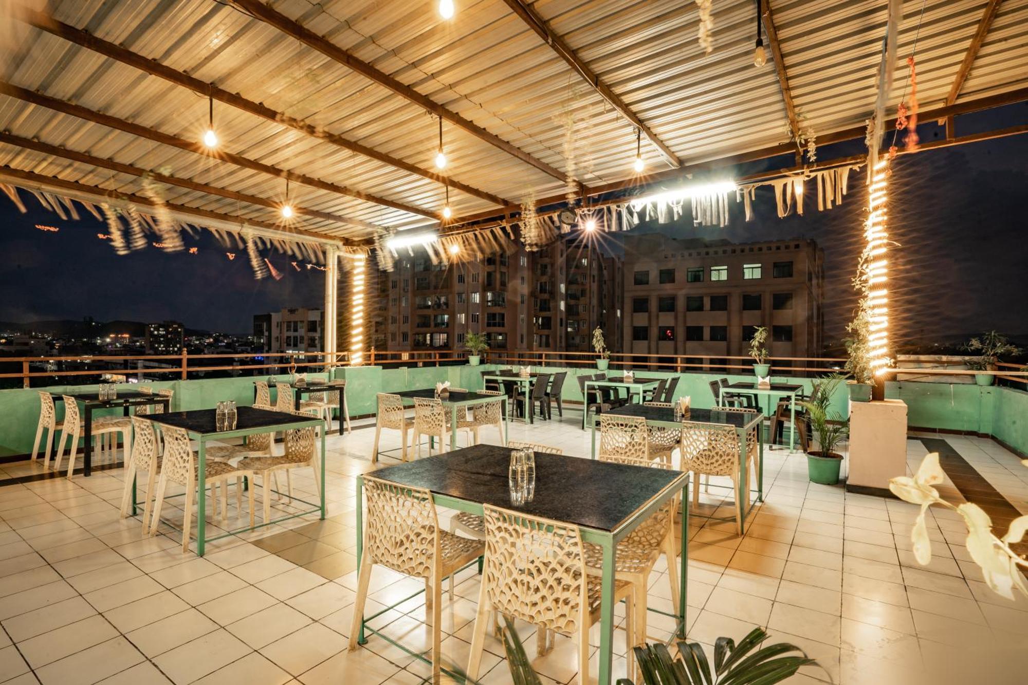 Hotel Naman อุเดเปอร์ ภายนอก รูปภาพ