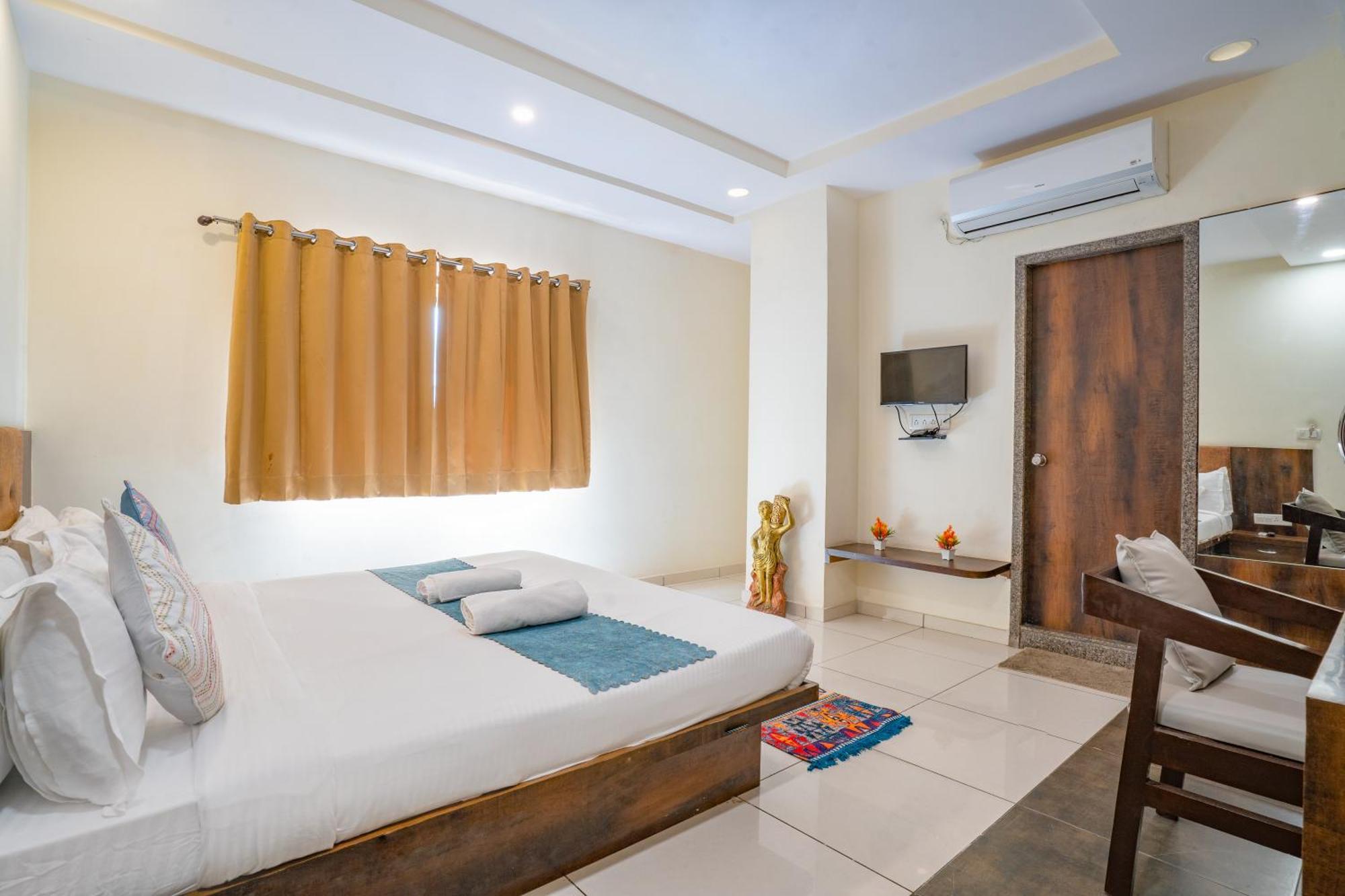 Hotel Naman อุเดเปอร์ ภายนอก รูปภาพ